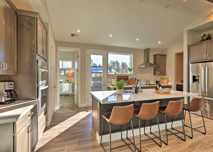 W/ Patios + Mount Humphries Views! Ferienhaus