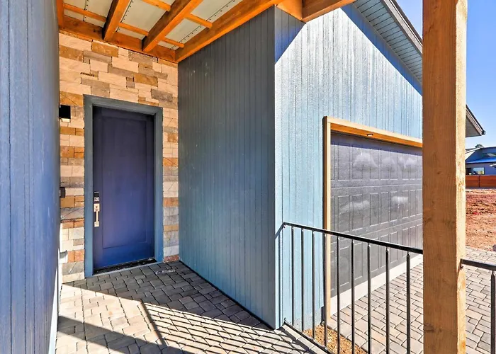 W/ Patios + Mount Humphries Views! Ferienhaus *
