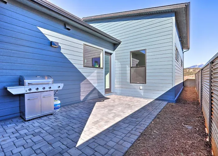 W/ Patios + Mount Humphries Views! Ferienhaus