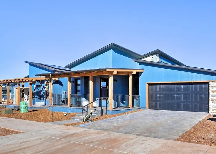 Ferienhaus W/ Patios + Mount Humphries Views! *